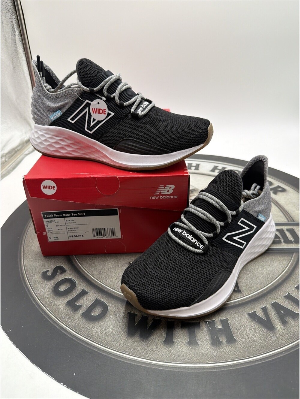 New Balance Women's Fresh Foam Roav Running Shoe Size 9 Wide